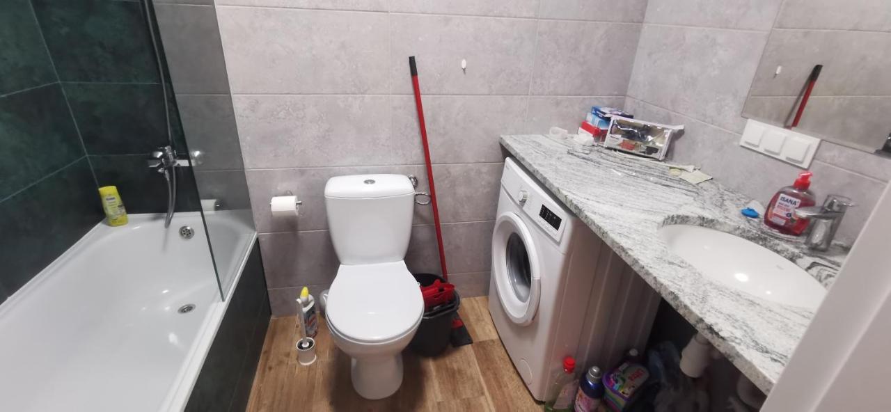 Nowy 1 Z 2 Pokoi W Mieszkaniu W Ursusie Warschau Exterior foto